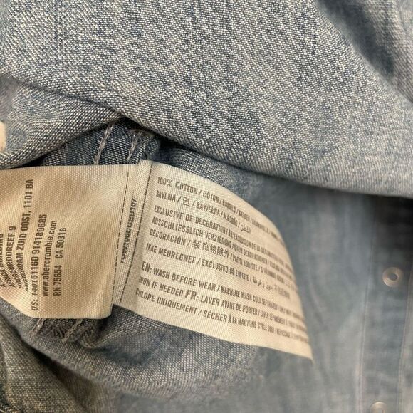 Abercrombie Fitch Womens M Bleach Washed Long Sleeve Denim Button Down Top Shirt - Picture 7 of 7
